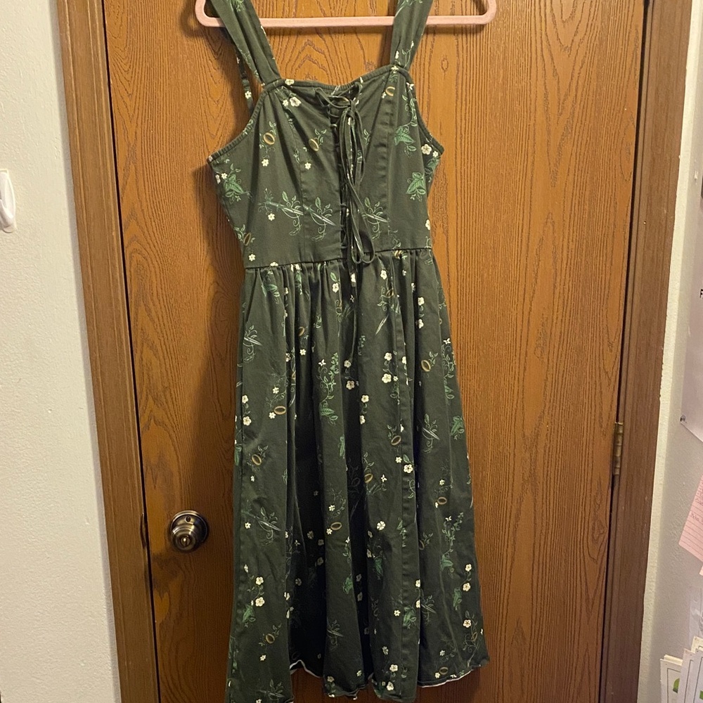Her Universe Green Lord of the Ring dress
